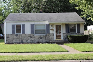 17915 Birmingham St, Roseville, MI 48066