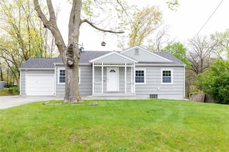 3200 64th St, Urbandale, IA 50322