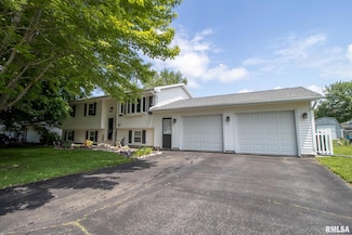 857 W Sunnyview Ave, Knoxville, IL 61448