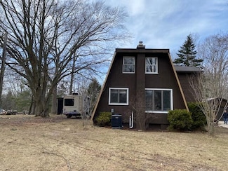 4037 N Jebavy Dr, Ludington, MI 49431