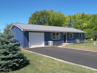 2806 William Dr, Winona Lake, IN 46590