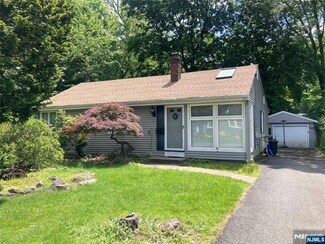 38 Delmar Ave, Cresskill, NJ 07626