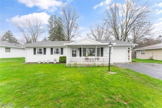 4550 Warwick Dr N, Canfield, OH 44406