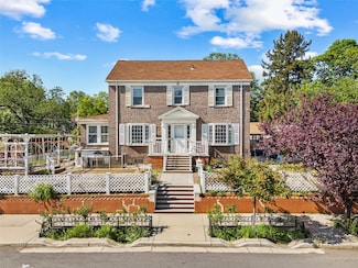 17103 45th Ave, Flushing, NY 11358