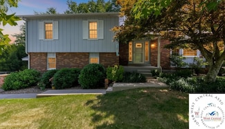 2418 S Blackman Rd, Springfield, MO 65809