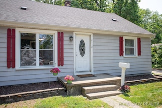 2112 Johanna Ave SW, Wyoming, MI 49509