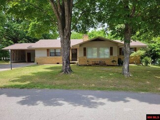409 Winchester St, Flippin, AR 72634