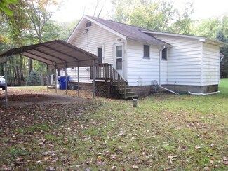 2307 Margaret St, Ravenna, OH 44266