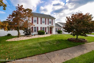 14 Gary Dr, Englishtown, NJ 07726