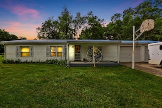 6929 Hillcrest Rd, Saint Louisville, OH 43071