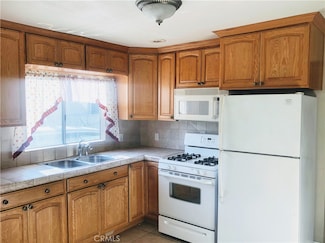 1714 E 65th St, Los Angeles, CA 90001