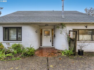 7136 SW Brier Place, Portland, OR 97219