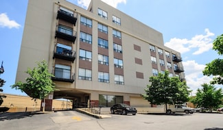 2451 W Howard St Unit 109, Chicago, IL 60645