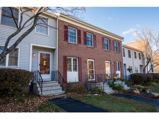 544 Fox Hollow Way, Manchester, NH 03104