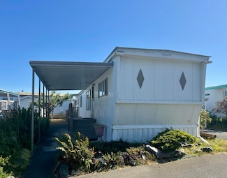 2220 Riverview Way, Eureka, CA 95503