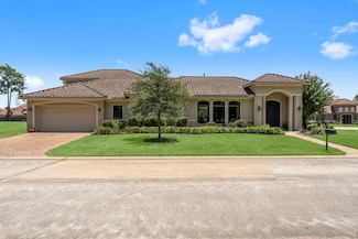 34 W Shadow Creek Villas Loop, Spring, TX 77389