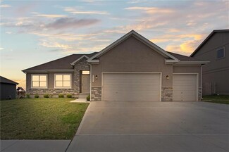 1002 Fox Trot Dr, Odessa, MO 64076