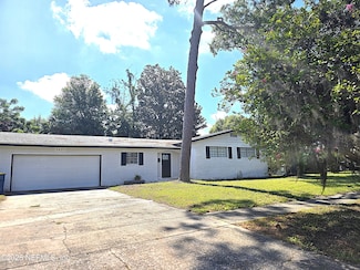 3437 Lenczyk Dr W, Jacksonville, FL 32277