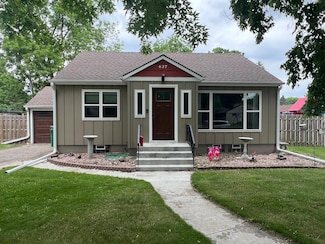 437 Stephens Ave, Ortonville, MN 56278