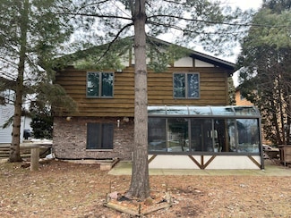 1159 Elmhurst Ln, Oshkosh, WI 54904