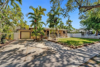 901 NE 8th St, Hallandale Beach, FL 33009