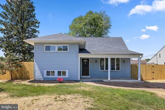 25 Matthews Rd, Newark, DE 19713