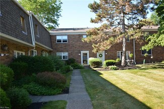 120 Shakespeare Ln, Avon, OH 44011