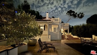 2002 Hillcrest Rd, Los Angeles, CA 90068