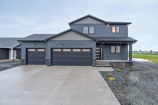 6011 S 14th St, Grand Forks, ND 58201