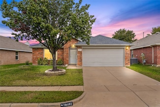 10401 Lake Park Dr, Hurst, TX 76053
