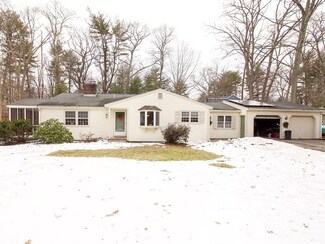 9 Oak Dr, Topsfield, MA 01983