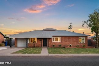 2225 E Monterosa St, Phoenix, AZ 85016