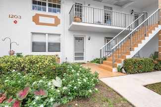 1203 S Lakes End Dr Unit E1, Fort Pierce, FL 34982