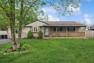 2707 Connecticut Ave, Medford, NY 11763