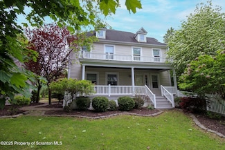 525 N Abington Rd, Clarks Green, PA 18411