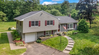 128 Walnut Tree Hill Rd, Sandy Hook, CT 06482