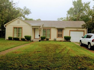 108 E Park Place Dr, Lancaster, TX 75134