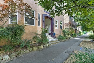 521 16th Ave E Unit 9, Seattle, WA 98112