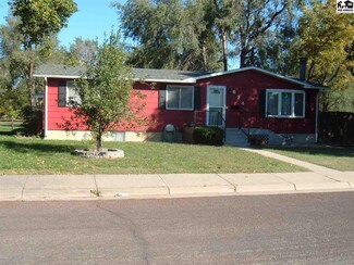 624 W 6th St, Pratt, KS 67124