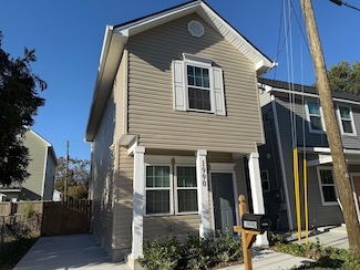 1990 Comstock Ave, North Charleston, SC 29405