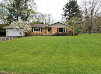 15 Meadow Brooke Dr, Morgantown, WV 26508