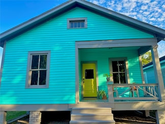 4807 Avenue P 1 2, Galveston, TX 77551