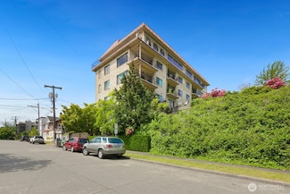 610 Aloha St Unit 303, Seattle, WA 98109