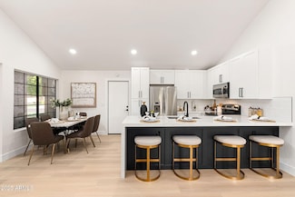 9039 E Winchcomb Dr, Scottsdale, AZ 85260