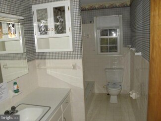 105 Montvue Ave, Mount Jackson, VA 22842
