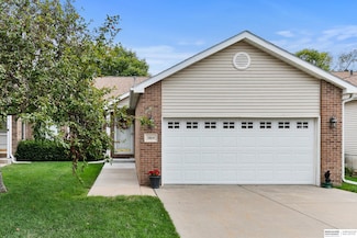 5614 S 80th St, Lincoln, NE 68516