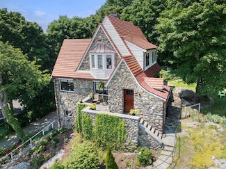63 Crabtree Rd, Quincy, MA 02171
