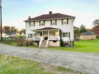 809 Story Rd, Slickville, PA 15684