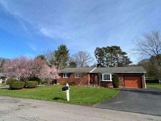 6 Maple Ave, Sugarloaf, PA 18249