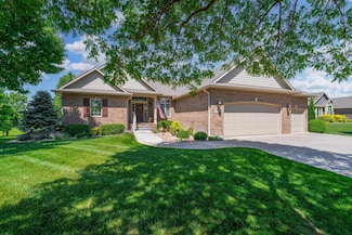 403 N Bailey Mae Ct, Valley Center, KS 67147